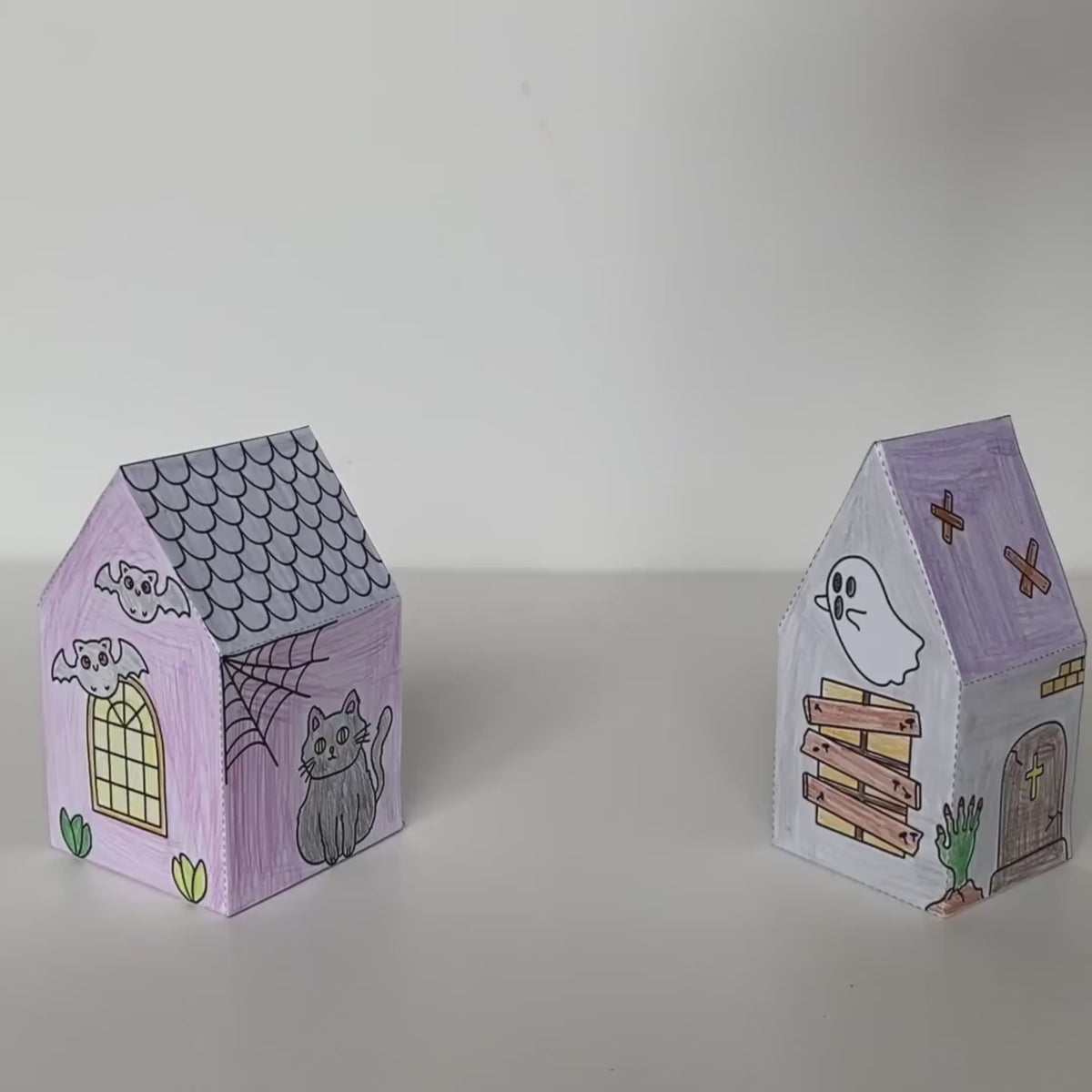 Bricolage Halloween pour enfants avec maisons hantées à découper et assembler